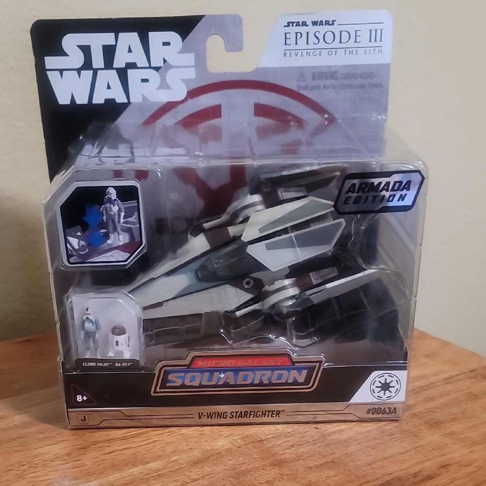 Star Wars Armada Edition V-Wing Starfighter in White and Black